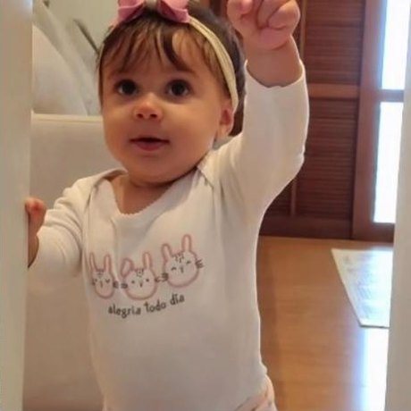 Lis, filha de Erika Coelho